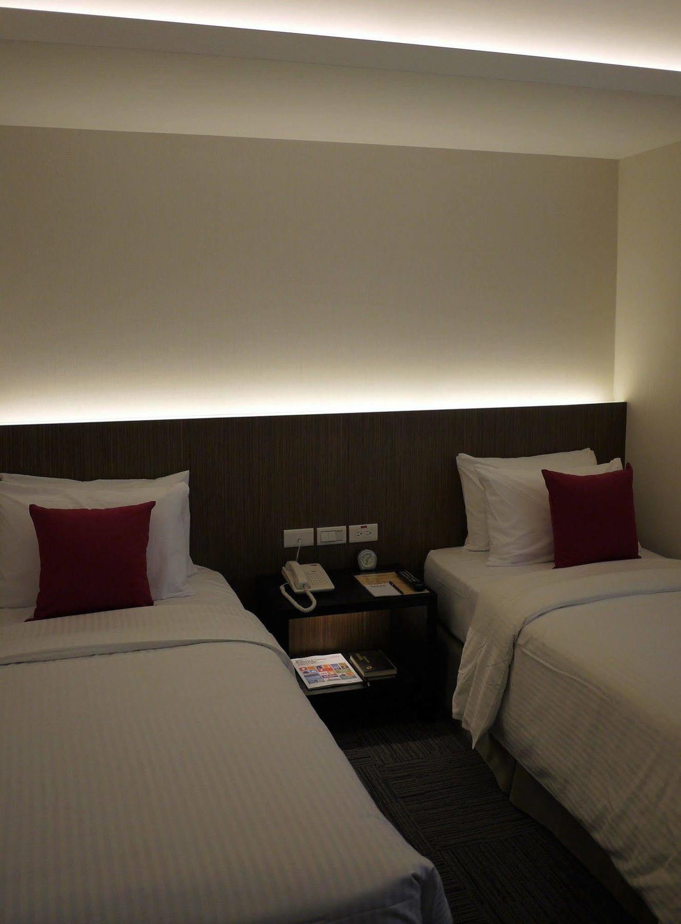 Emperor Hotel Taipei Exterior photo