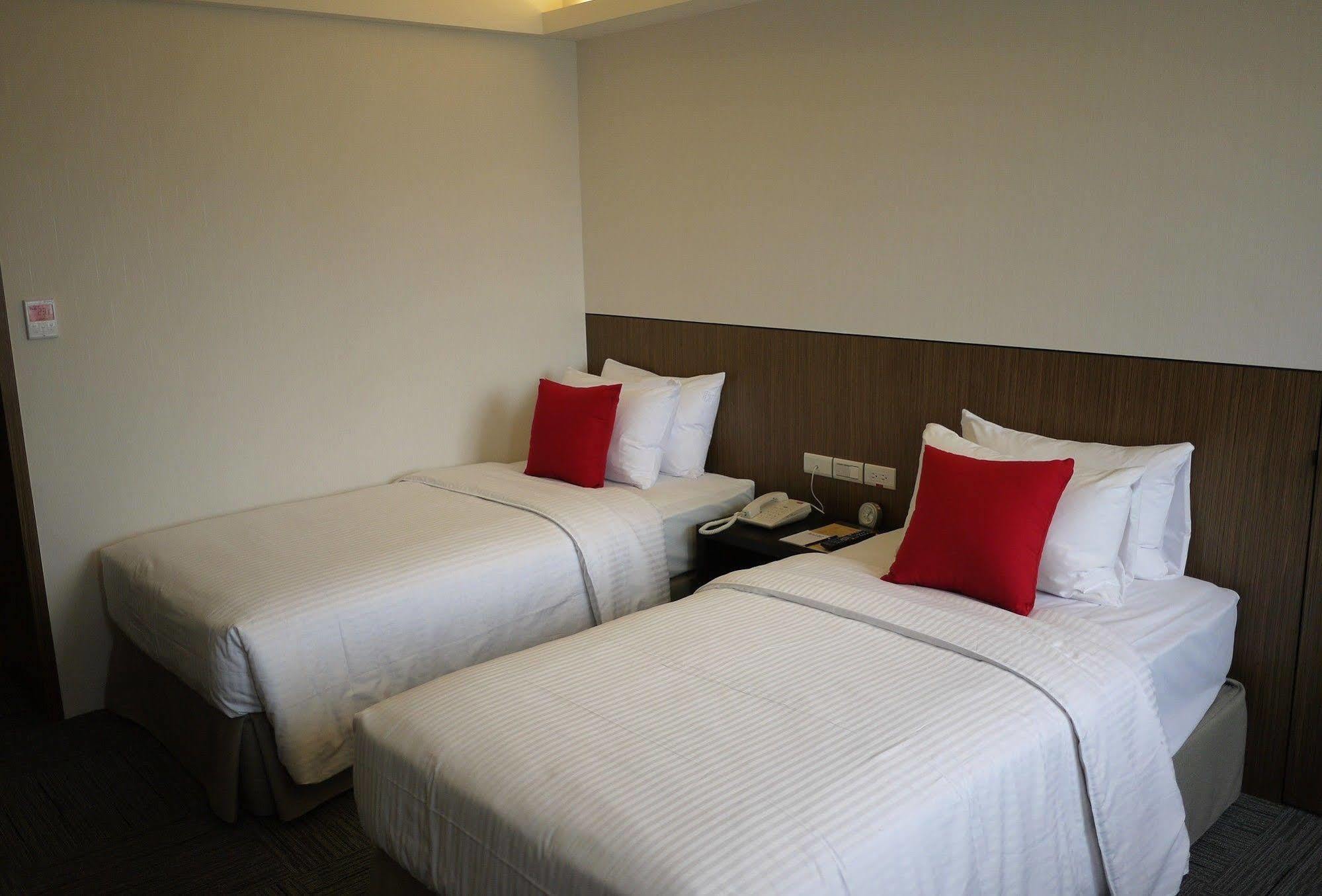 Emperor Hotel Taipei Exterior photo