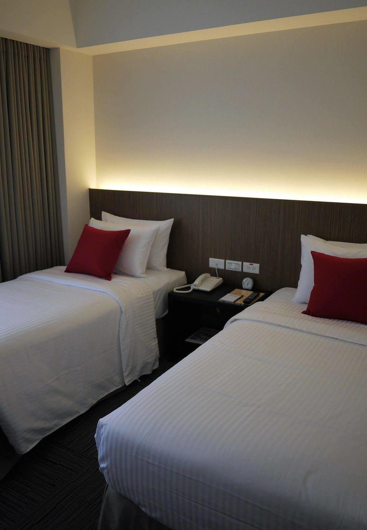 Emperor Hotel Taipei Exterior photo